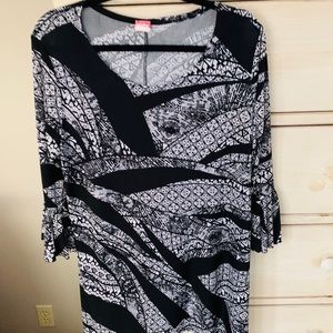 Black & White Blouse size 1x